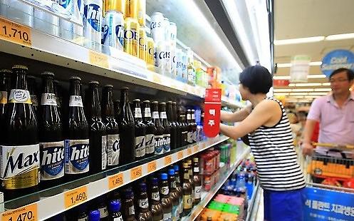 调查：韩多数超市向未成年人售酒 饮酒低龄化趋势严重