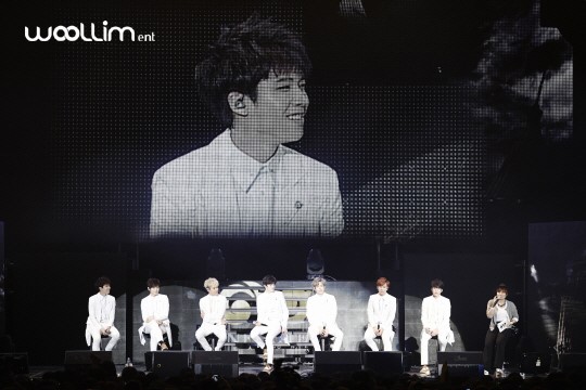 Infinite三地举办showcase浪漫回归 海量后台照大放送（组图）