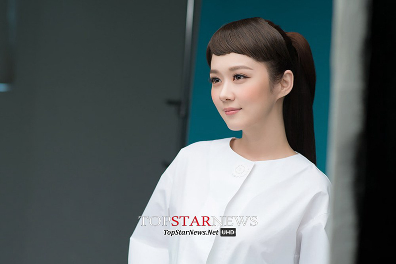 张娜拉全新画报公开 无暇美肌令人羡（组图）