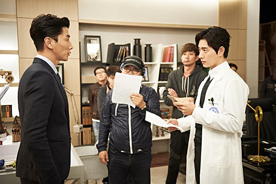 张亮将在韩剧《Doctor异乡人》第8集中亮相（组图）