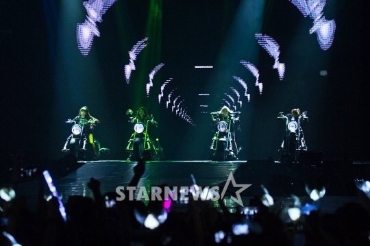 2NE1世界巡回演唱会马来西亚站圆满落幕 引4000歌迷疯狂（组图）