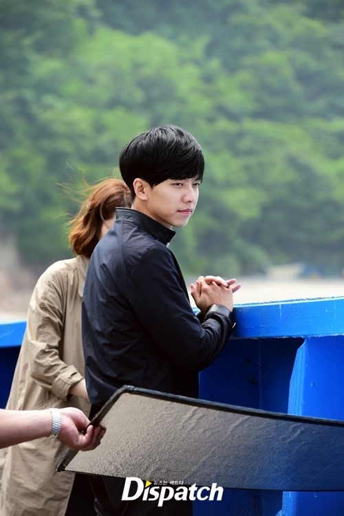 《你们被包围了》幕后花絮照公开 李胜基搞怪可爱萌化众人（组图）