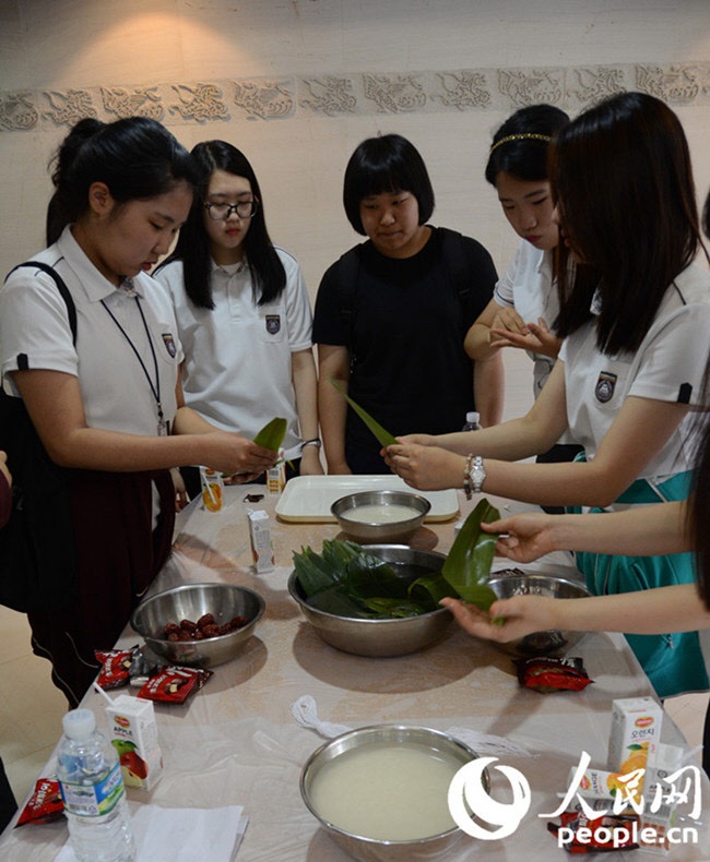 首尔中国文化中心举行端午节民俗文化体验活动