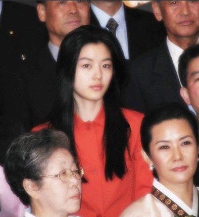金秀贤全智贤李敏镐 韩国明星罕见家庭照齐曝光