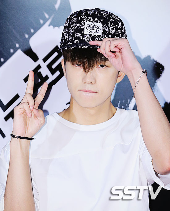 EXO、宋茜、玄彬、韩彩英、宝儿 张东健新作《哭泣的男人》VIP试映会众星闪耀（组图）