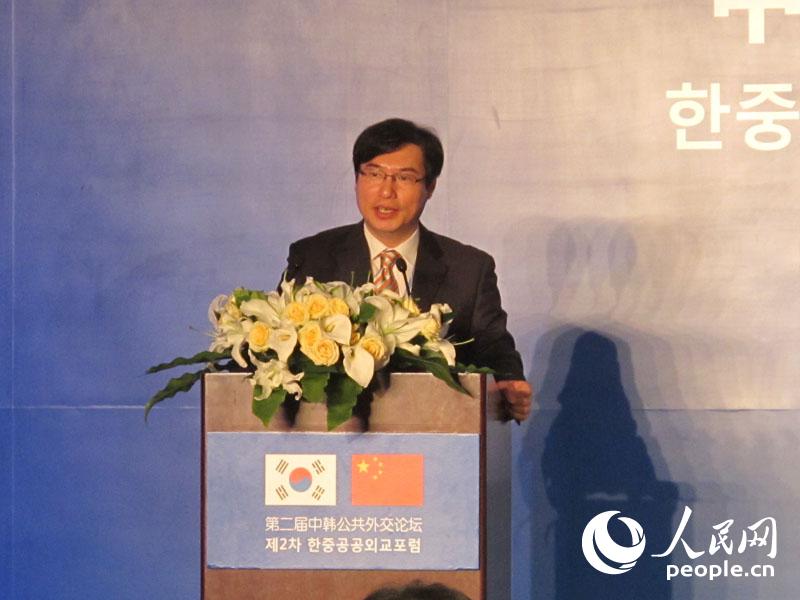 中韩人士在中韩公共外交论坛上畅所欲言（高清组图）