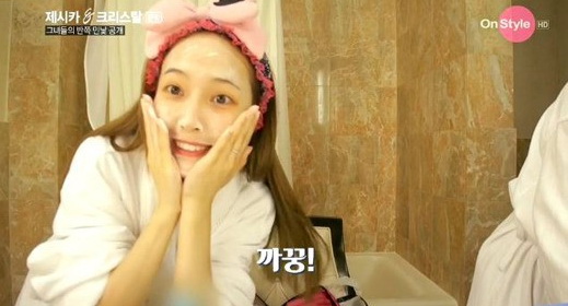 Jessica和Krystal秀完美素颜 令人惊艳（组图）