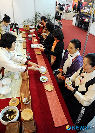 韩国“2014釜山国际茶工艺博览会”开幕（组图）