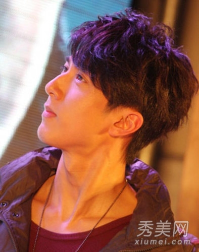 吴亦凡鹿晗钟汉良郑古川雄辉 中日韩最美侧颜男神PK（组图）