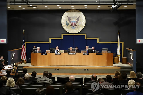 美国国家运输安全委员会（NTSB）24日在华盛顿举行听证会，公布了去年7月发生的韩亚空难的调查报告。(韩联社）