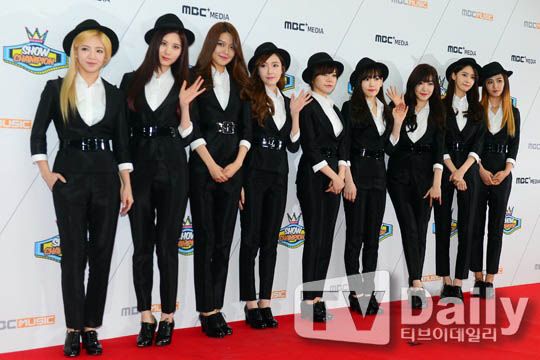 少女时代2NE1两大天团陷危机  恋爱走私禁药伤粉丝心