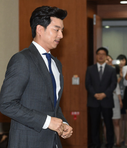 演员孔侑和河智苑担任韩国国税厅宣传大使（组图）