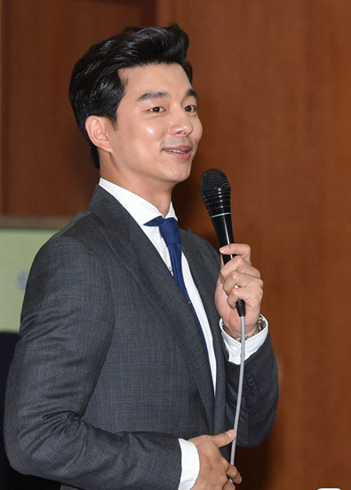 演员孔侑和河智苑担任韩国国税厅宣传大使（组图）
