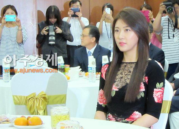 演员孔侑和河智苑担任韩国国税厅宣传大使（组图）