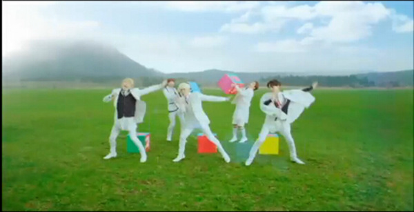 SHINee单曲专辑《Lucky Star》日本公信榜周榜排名第三（组图）