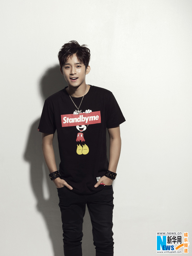 FTISLAND李洪基人气飙升 秘密接下阿信潮牌代言  