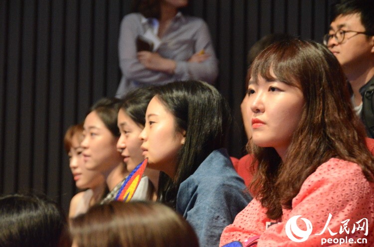 “心信之旅”中韩青年共同讨论中韩未来发展方向