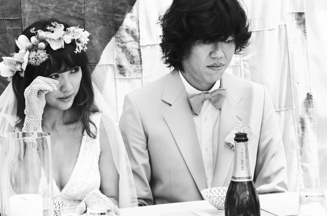 李孝利迟公开济州岛婚礼照片 父亲献唱婚礼现场温馨（组图）