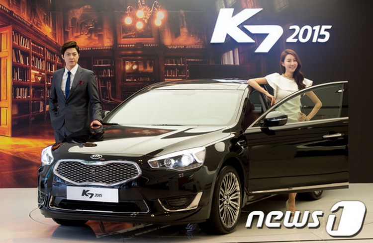 news1人民网7月15日讯 15日上午,韩国起亚汽车公司在位于首尔市江南区