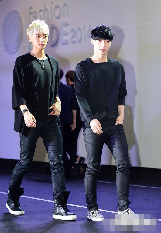 EXO出席“Fashion Kode 2014”时尚秀 Tao、Kai演绎另类“T台秀”（组图）