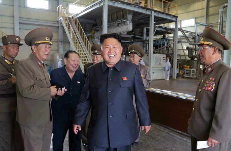 高清：金正恩视察水产品研究所 要求产品符合人民口味