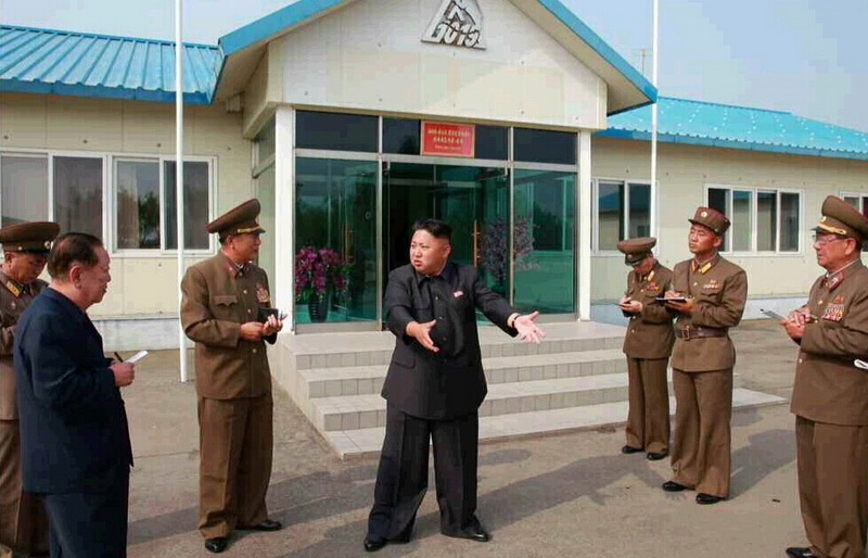 高清：金正恩视察水产品研究所 要求产品符合人民口味