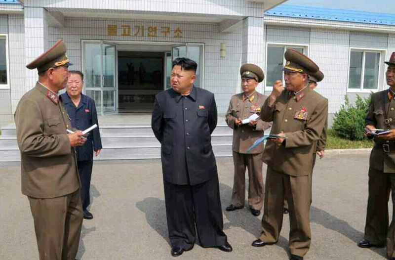 高清：金正恩视察水产品研究所 要求产品符合人民口味