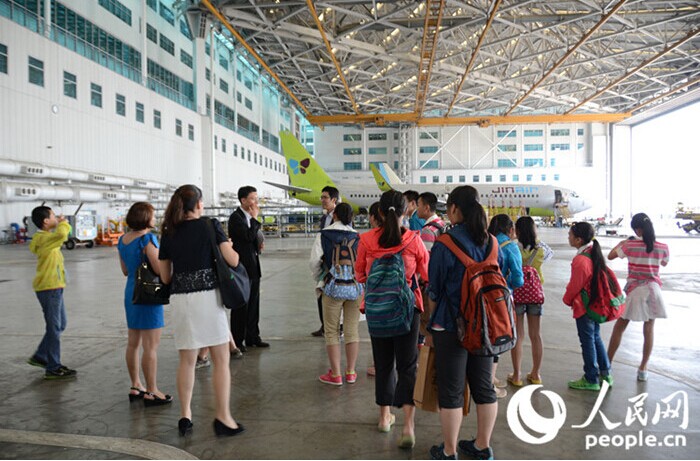 云南省青少年赴韩友好交流团参观大韩航空总公司