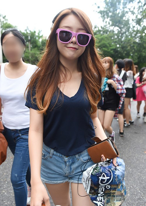 韩女子组合夏日街拍 f(x)宋茜girls' day敏雅简约而不简单（高清组图）