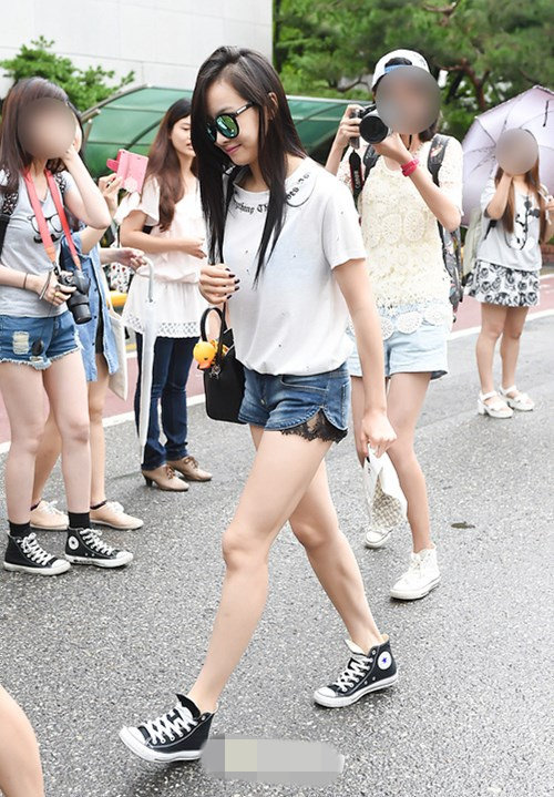 韩女子组合夏日街拍 f(x)宋茜girls' day敏雅简约而不简单（高清组图）