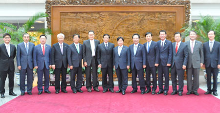 外交部副部长张业遂会见韩国超党派国会议员代表团