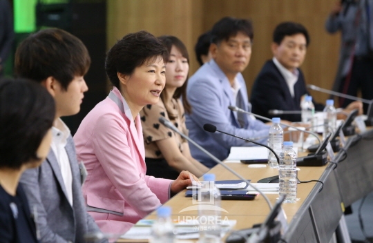 朴槿惠强调软件教育 韩拟明年将之纳入初中课程