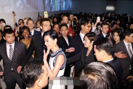 全智贤台湾活动保镖不离身 自爆想和李安合作（组图）