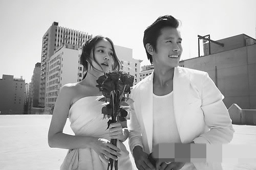 韩明星婚礼现场大盘点 李宝英李珉廷白智英新娘装比美（组图）