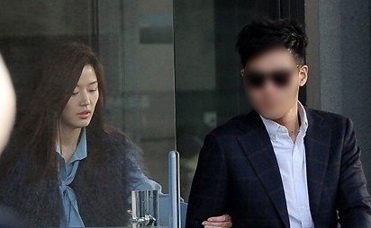全智贤老公正面照曝光 被赞帅过都敏俊（组图）