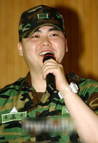 玄彬赵寅成李准基宋承宪  盘点韩国花美男入伍军装照（组图）