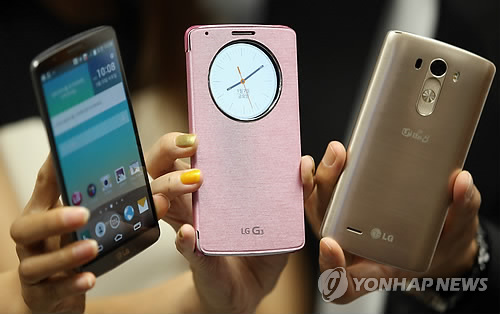 资料图片：LG新一代旗舰手机G3（图片来源：韩联社）