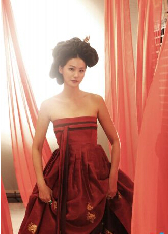 李阵郁刘仁英晒古装合影 帅男美女搭档默契（组图）