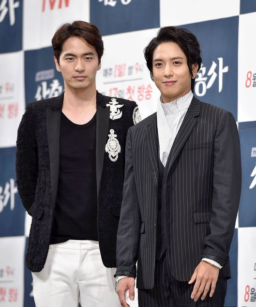 《三剑客》制作发布会型男“组团”亮相 郑容和首秀武打戏及来华拍摄成亮点（组图）