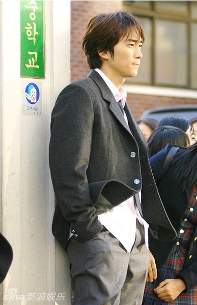 金秀贤金宇彬李钟硕俞承豪 韩国校草级男神青涩帅气校服照大比拼