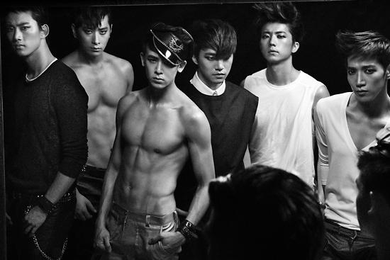 super junior鸟叔2PM有望同台竞技 韩三大娱乐公司“打响争夺战”(组图)