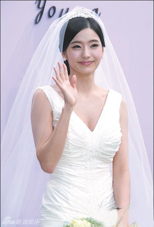 韩女星豪门生活大盘点　全智贤金喜善李英爱沈银河幸福美满（组图）