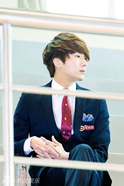 李易峰李钟硕金秀贤李敏镐 中韩男神制服诱惑你钟爱哪款？(组图)