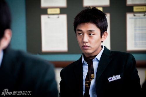 李易峰李钟硕金秀贤李敏镐 中韩男神制服诱惑你钟爱哪款？(组图)