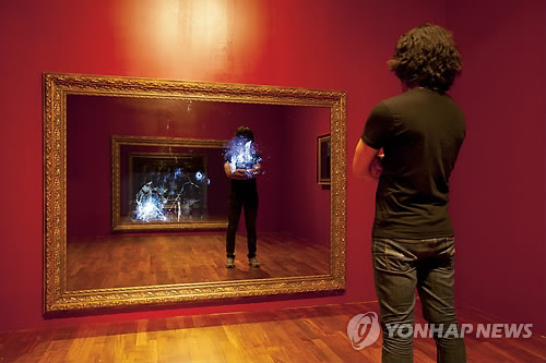 韩国12名当代艺术家联展《敬畏此刻》亮相杭州
