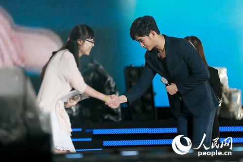 乐天家族演唱会 “都教授”引爆全场(组图)