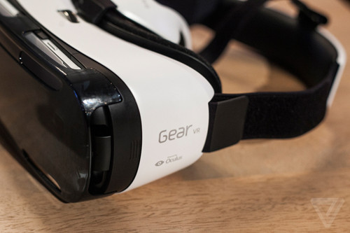 三星虚拟现实头盔Galaxy Gear VR真机图赏