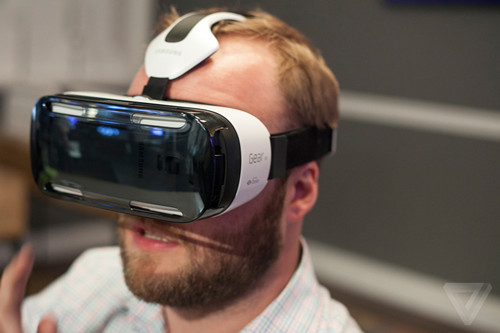 三星虚拟现实头盔Galaxy Gear VR真机图赏