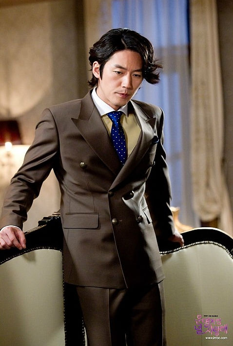 《朝鲜神枪手》收官夺收视率冠军 《命中注定我爱你》结局有情人终成眷属（组图）