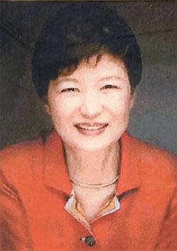 朴槿惠收到面部肖像十字绣礼物 表示感谢